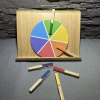 Regenbogen Farbsortierspiel Holzklammern Vorschaubild Montessori