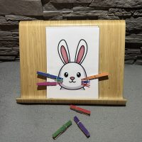 Holzklammern Farbsortierspiel Hase Montessori Vorschaubild